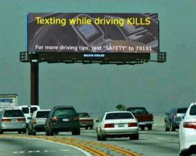 Texting-while-driving-advertisement-fail